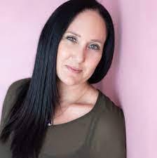 Janine Stokes's Instagram, Twitter & Facebook