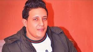 أثار الفنان هاني شاكر إندهاش الجمهور عبر مواقع التواصل الاجتماعي المختلفة بعد أن قام بالترويج للبوستر الدعائي لأغنيته الجديدة التي لم يُعلن اسمها. Ø­Ù…Ùˆ Ø¨ÙŠÙƒØ§ ÙŠÙ†Ø´Ø± ØµÙˆØ±Ø© Ø¬Ø¯ÙŠØ¯Ø© Ù…Ø¹ Ø²ÙˆØ¬ØªÙ‡ Ù…ÙˆÙ‚Ø¹ Ø§Ù„ÙŠÙˆÙ… Ø§Ù„Ø¥Ø®Ø¨Ø§Ø±ÙŠ