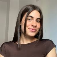 Sarah Pons's Instagram, Twitter & Facebook