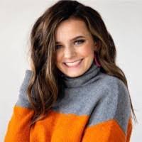 Gabby Ross's Instagram, Twitter & Facebook