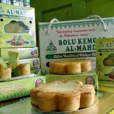 Kue bolu ini begitu terkenal di sana. Bolu Kemojo Al Mahdi Bolukemojo Twitter
