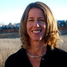 Sara Risley's Instagram, Twitter & Facebook