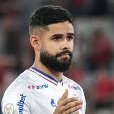 Ex-Fortaleza, Felipe Jonatan questiona perda de espaço com Vojvoda