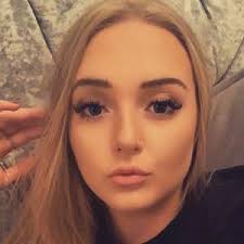 Emily Beckley (@elbnails_)