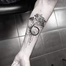 The tree of life represents a map of creation, unfolding from the primordial unity to the infinite diversity of manifested reality, expressed according to a. Arbol De Bodhi El Simbolo Budista Que Te Inspirara A Alcanzar Tus Suenos 4 Geometrische Tatowierungen Geometrisches Tattoo Tatowierungen
