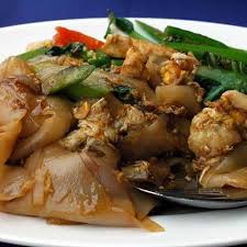 Nouille De Riz Saute A La Sauce Soja Pad See Ew Toute La Thailande 2020 Recette En 2020 Nouilles De Riz Poulet Lait De Coco Cuisine Asiatique