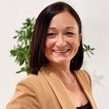 Rowena Smith's Instagram, Twitter & Facebook