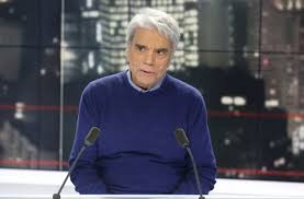 Bernard tapie avait d'abord été atteint d'un cancer de l'oesophage. Sa Disparition Me Bouleverse Vraiment L Hommage Emouvant De Bernard Tapie A Diego Maradona