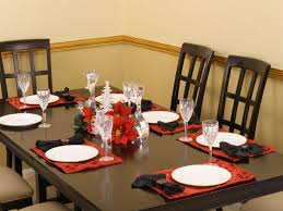 Napkins that match are great for a traditional look, or you can use. Tips For Setting A Dining Table Boldsky Com