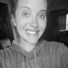 Lauren Cave (@laurenmcraecave)