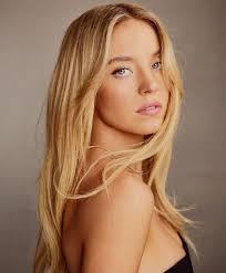 Sydney Sweeney Fans added a new photo.