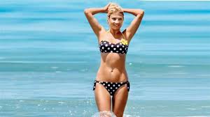 Από το 2012 διατηρεί επίσης το blog faysbook.gr. Idoy Ti Pinei H Faih Skorda Ka8e Prwi Kai Den Pairnei Grammario The Body
