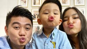 Potret Liburan Chef Arnold dan Keluarga Pakai Kimono di Jepang, Publik:  Keluarga Hokage Lagi Babymoon