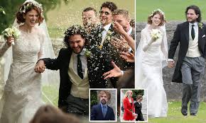 The show's stars came out for a game of thrones wedding, with not a decapitation in sight. Kit Harington And Rose Leslie Wedding Bride Arrives In Lace Gown Daily Mail Online