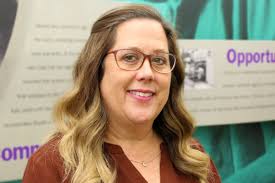 Kathy Vines is the Director of Customer Service and Product Administration  at Envision.