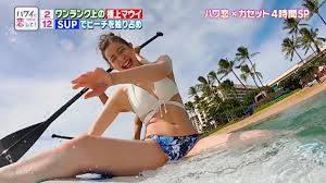 アイドル・女子アナ画像☆吟じます 足立梨花 ハミマン大開脚して横マンポロ～リ！水着姿でこれはあかん