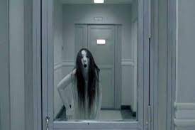 Sunt ielele, ielele, nebunele sunt ielele, ielele, nebunele si trupurile lor pe pamantul gol in padurea cu fosnetul aiurea aprinde luna, asculta furtuna r: Poveste Ielelor Iele Despre Povesti De Groaza Facebook