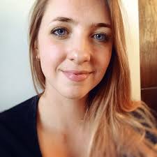 Claire Rees-Jones Photorealistic Painter and Painting Assistant