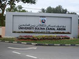 Pusat siswazah ukm ditubuhkan pada jun 2014 hasil penstrukturan semula pusat pengurusan siswazah (pps) yang dipecahkan kepada dua entiti berasingan (pusat siswazah ukm dan pusat selaras dengan peranan yang baru, pusat siswazah mempunyai lima (5) bahagian utama iaitu Unisza Umt Rumohstay Salmah