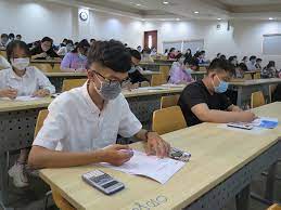 Giúp học sinh quen với cấu trúc đề, dạng câu hỏi và hướng tư duy giải quyết các câu hỏi. E8dzxybu4aygfm