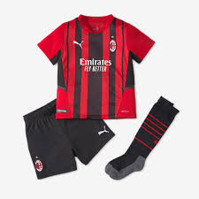 Football kit archive is the state of art archive for the history and evolution of football kits, or if you prefer it, soccer jerseys. Puma Ac Mailand 21 22 Mini Heimset Rot Schwarz Herren Fanbekleidung Pro Direct Soccer