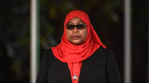 Nikisalimiana na kuzungumza na wanachama wa chama cha. Gxubu7ae9ffd7m