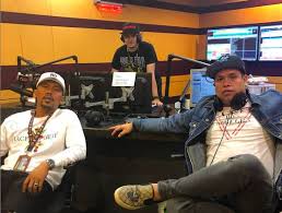 Banyak yang korang tak tahu disebalik kerja mereka sebagai penyampai! Shuib Umum Tinggalkan Hot Fm Selepas Dua Tahun Jadi Penyampai Geng Pagi Hot Keputusan Ini Dah Lama Saya Fikirkan Sensasi Mstar
