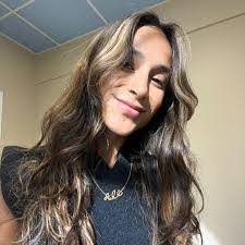 Elva Muro's Instagram, Twitter & Facebook