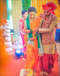 11 Best Maharashtrian Groom Wear Ideas For Your Man Wedding Outfits For Groom Indian Wedding Poses Maharashtrian Groom