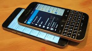 Iphone 6 Vs Blackberry Classic Review The Past And Future Smartphones Fight Iphone 6 Images Iphone Phone Cases Iphone6