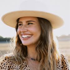 Sharon Sen's Instagram, Twitter & Facebook