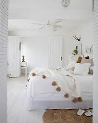 Modern Boho White Bedroom With Tassel Pompom Bedding Modern Bedroom Decor Bedroom Design Modern Bedroom