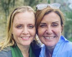 Amy Wareham's Instagram, Twitter & Facebook