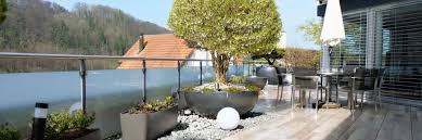 Speziell in den sommermonaten mutiert die terrasse zum zweiten wohnzimmer. Terrassengestaltung Schritt Fur Schritt Zur Traumterrasse Terrassengestaltung Ch By Bacher Outdoor Living