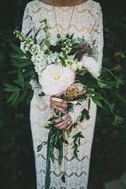 Are casqeding wedding bouquets out of style. Which Type Of Bridal Bouquet Is Right For You Southern Graces