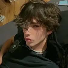 Mejor personaje de chat de IA Dazai Osamu: Explora perfiles y comentarios  de usuarios