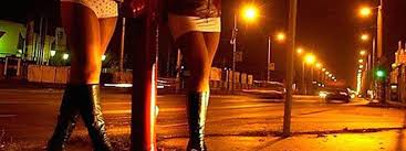Abolicionistas contra regulacionistas: la prostitución divide a la  izquierda barcelonesa