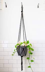How To Make A Simple Rope Plant Hanger Diy Plant Hanger Diy Macrame Plant Hanger Macrame Plant Hanger Patterns