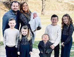 Josh duggar's wife, anna, is being forced to testify in his legal war after he was accused of purchasing land illegally, the sun can exclusively reveal. Josh Duggar S Wife Anna Just Explained What She Does When She S Desperate For Sleep
