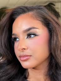 The most symmetrical most perfect face, my Annie bananie 🤍🥹