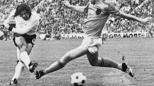 Mit 365 toren in 427 partien ist der als „bomber der nation bezeichnete gerd müller rekordtorschütze der bundesligafoto: Der Bomber Der Nation Wird 75 Unter Traurigen Umstanden