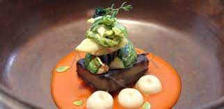 Restaurante Pujol Mole Amarillo Emplatado De Alimentos Montajes De Platos Cocina De Mexico