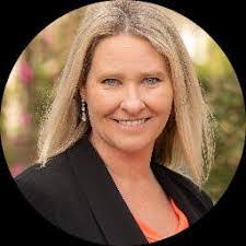 Danielle Helms's Instagram, Twitter & Facebook