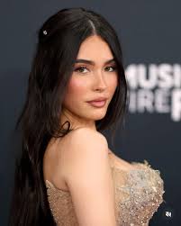 Sydney Sweeney vs Madison Beer. Chi ti colpisce di più? :  r/VindictaRateCelebs