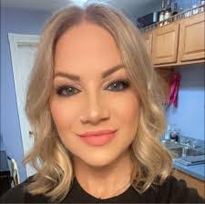 Ivy Strauss's Instagram, Twitter & Facebook