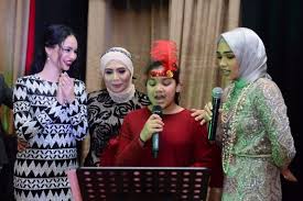 Tengku zawyah binti tengku izham. Saya Tak Memandang Status Atau Darjat Kita Semua Sama Ym Tengku Datin Sri Zawyah Komedi Media