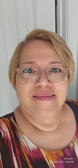 Experienced Hair Stylist in Goodyear Specializing in Lived-in Color and  Blondes