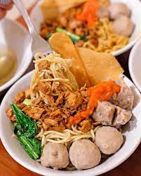 Untuk yamin ala mie keriting luwes ini cenderung gurih. 10 Mie Ayam Enak Di Jakarta Yang Pas Banget Dimakan Saat Musim Hujan Bukareview