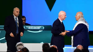 Infantino vermittelt Iran-Zusage von Trump und kandidiert erneut als FIFA-Chef