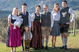 „deine grenzen lernst du nur kennen, wenn du bereit bist, sie zu überschreiten. Unser Haus Alpenapartments Unterschlag